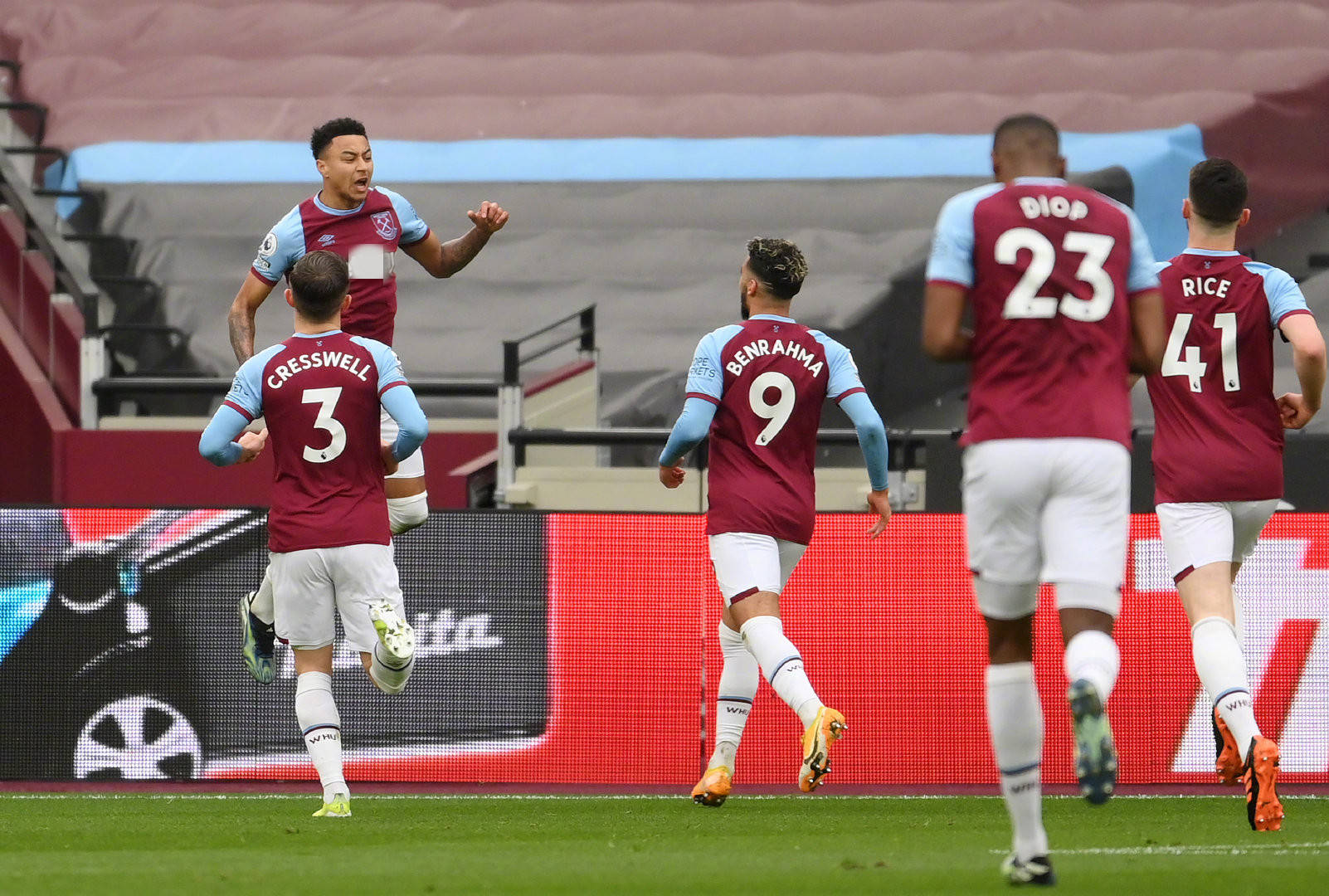 也展现了主 也展现了主